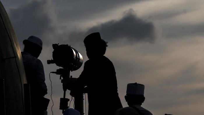 Jam berapa sidang isbat dimulai? Hari ini, Kementerian Agama (Kemenag) akan melaksanakan sidang isbak untuk mengetahui penetapan awal puasa Ramadhan 2022.