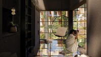 Itulah yang ditawarkan Treehotel, sebuah hotel di Lapland Swedia yang terdiri dari beberapa rumah pohon paling menarik di dunia, dengan Biosphere adalah kamar terbarunya.