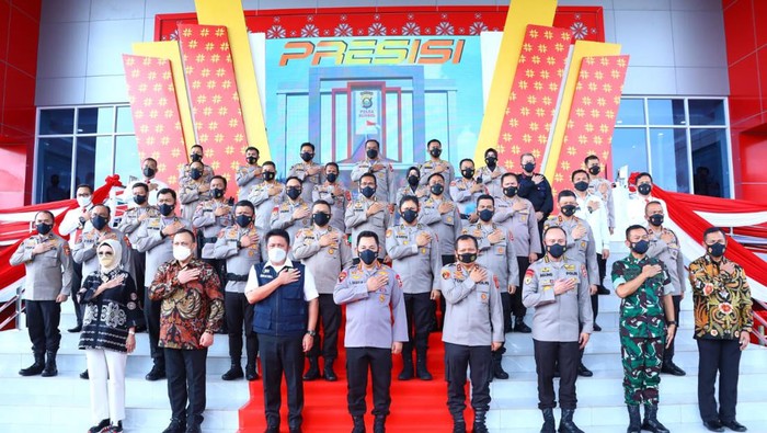 Kapolri Jenderal Listyo Sigit Prabowo meresmikan Gedung Presisi dan Rumah Sakit Bhayangkara M Hasan di Sumatera Selatan (Dok Polri)
