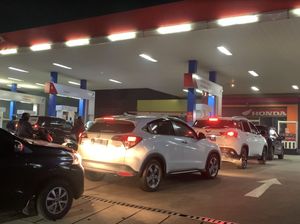 Antrean Panjang, Keluhan Konsumen, dan Naiknya Harga Pertamax