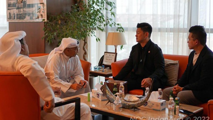 Komite Olimpiade Indonesia (KOI) melakukan pertemuan dengan Presiden Federation Internationale de Nation (FINA) Husain AHZ Al-Musallam di Kuwait