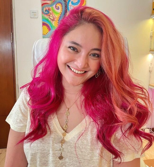 Dua minggu mengubah pola makan, Marshanda pun berhasil menurunkan berat badan 9 kg dalam dua minggu. Namun dia menegaskan tujuannya diet bukan sekadar karena ingin kurus tapi demi kesehatan. Foto: Instagram/@marshanda99