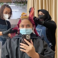 Penampilan terbaru Marshanda berhasil mencuri atensi. Biasa tampil dengan rambut berwarna hitam, kali ini Marshanda memilih untuk mengubah warna rambutnya itu menjadi lebih terang. Foto: Instagram/@marshanda99