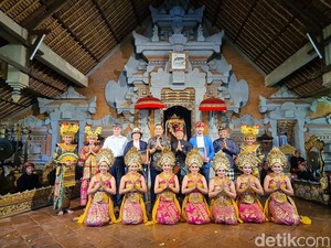 Memamerkan Kekayaan Alam dan Budaya Bali pada Dubes Rumania