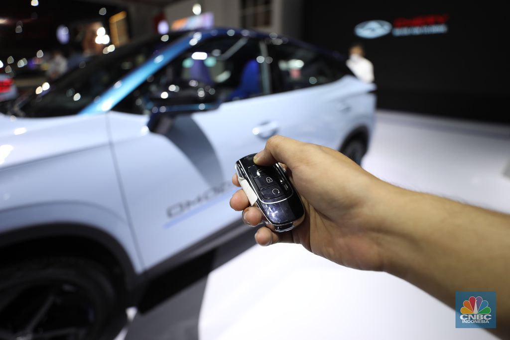 Cherry di acara Indonesia Internasional Motor Show (IIMS) di JI-Expo Kemayoran, Jakarta, Jumat, (1/4/2022).  Mobil keluaran China mengumumkan resmi kembali ke Indonesia, setelah sempat menghilang 10 tahun. (CNBC Indonesia/ Tri Susilo)