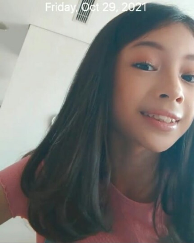 Azka Corbuzier sendiri telah memperkenalkan Nada sebagai adiknya. “Halo ini aku Azka, dan saya sedang bersama Nada. Ayah saya mengadopsi dia dan itu benar. Saya punya adik perempuan,” ujar Azka Corbuzier di podcast Close The Door sang ayah. Foto: Instagram/@nada_tarina_putri