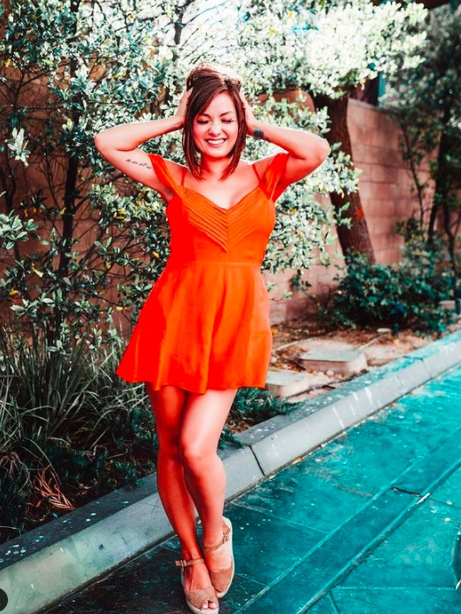 Nikole mengatakan bahwa dia adalah pribadi yang sensual. Namun selama ini terhalang oleh kehidupan konservatifnya. “Aku dulu tidak diizinkan,” aku Nikole. Foto: dok. Instagram/@mitchellnikole