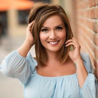 Nikole Mitchell menjadi wanita kontroversial setelah dia mengganti kariernya. Perubahan kariernya dinilai begitu dramatis dan kontras. Foto: dok. Instagram/@mitchellnikole