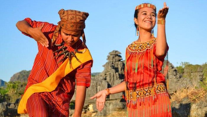 Pakaian Adat Sulawesi 6 Macam Pakaian Adat Sulawesi Selatan Punya Corak dan Motif yang Unik