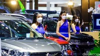 Keberadaan usher menjadi strategi APM untuk menarik pengunjung di IIMS 2022.  