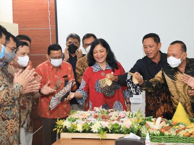 Momen Keakraban Direksi di HUT Anak Usaha Pelni