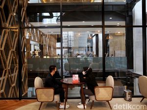 Potret Cafe Kekinian di Sarinah! Bukan, Ini Grapari Telkomsel