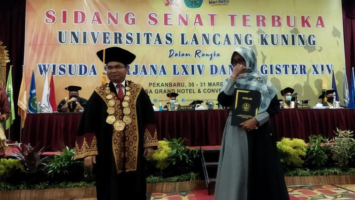 Prosesi wisuda (dok Humas Unilak)