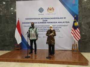 Menaker RI dan Malaysia Teken MoU soal TKI, Ini Isinya