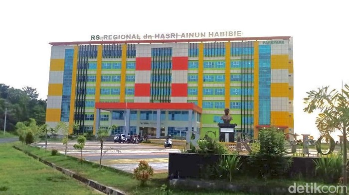 RS Regional Hasri Ainun Habibie Parepare.