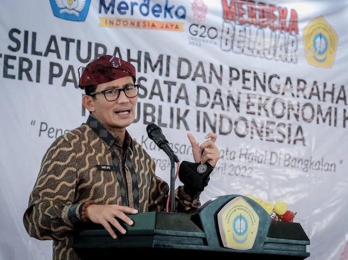 Bangkalan, Jawa Timur akan dikembangkan sebagai kawasan pariwisata halal. Hal ini sebagai upaya untuk membangkitkan ekonomi dan membuka peluang usaha pascapandemi.