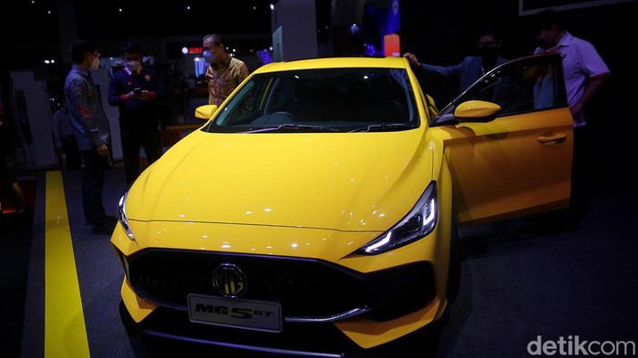 Si Kuning Morris Garage 5 GT Dijual Mulai Rp 339,9 Juta Brand mobil Inggris Morris Garage akhirnya mengumumkan harga jual MG 5 GT pada ajang Indonesia International Motor Show (IIMS) Hybrid 2022. Mobil bergaya Coupe 4 pintu yang sudah diperkenalkan sejak tahun ini akhirnya dijual mulai Rp 339,9 juta.