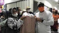 Dari hasil pemantauannya, para guru ada yang mengeluhkan atas kurang lengkapnya komponen barang yang dijual.   