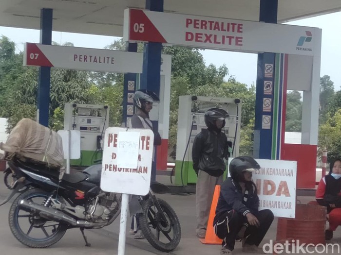 Warga Jambi mengeluhkan kelangkaan Pertalite dan naiknya harga Pertamax