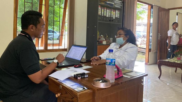 Viral Turis Nyalakan Petasan di Pulau Kalong TN Komodo, Berujung Diperiksa!