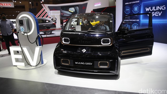 Wuling hadir di IIMS Hybrid 2022 menempati booth D9 seluas 868 meter persegi di Hall D, JIExpo Kemayoran dari 31 Maret hingga 10 April 2022.