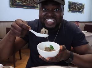Pria Ini Habiskan Rp 1 Juta untuk Cicip Bakso dan Soto di Inggris