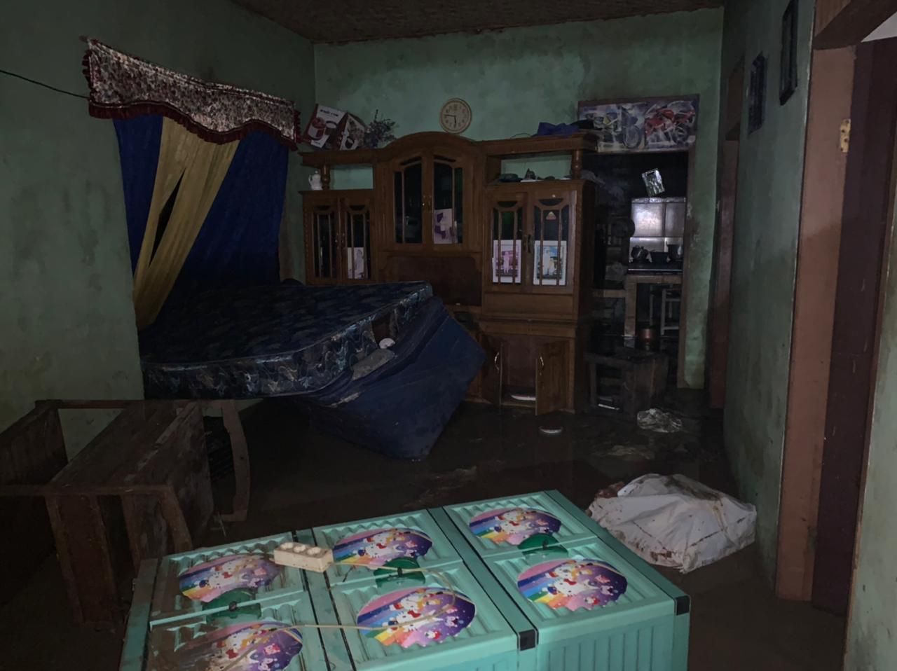 Bencana tanah longsor terjadi di Desa Kutabima, Kecamatan Cimanggu, Kabupaten Cilacap, Jateng. Puluhan rumah rusak akibat bencana tersebut. (dok BNPB)