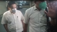 Rionald Anggara memang seorang yang ahli dalam bidang Teknologi IT sehingga dipercaya oleh Asosiasi Fintech Indonesia sebagai ketua di Bidang Digital ID & Digital Signature. Sayang, usai pemeriksaan ia masih diam seribu bahasa. Entah kenapa?