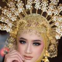 Lita yang tinggal di Makassar, Sulawesi Selatan ini menikah pada 2020. Setelah menikah seminggu, Lita dinyatakan positif hamil. Kini dia pun menjalani kesehariannya mengurus suami dan buah hatinya. Selain menjadi ibu rumah tangga, dia juga membuka bisnis di bidang kecantikan di rumah. Foto: Dok. Instagram @litahendratno_.