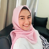 Video tersebut sudah ditonton lebih dari 752 ribu Views. Warganet yang menanggapi video TikTok tersebut ada yang memuji pencapaian dulu dan kini sang finalis Miss Indonesia serta menanggapi perbedaan penampilannya kini ketika menjadi ibu rumah tangga. Foto: Dok. Instagram @litahendratno_.