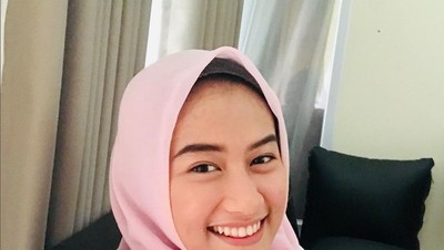8 Potret Wanita Viral dari Finalis Miss Indonesia Jadi Ibu Rumah Tangga