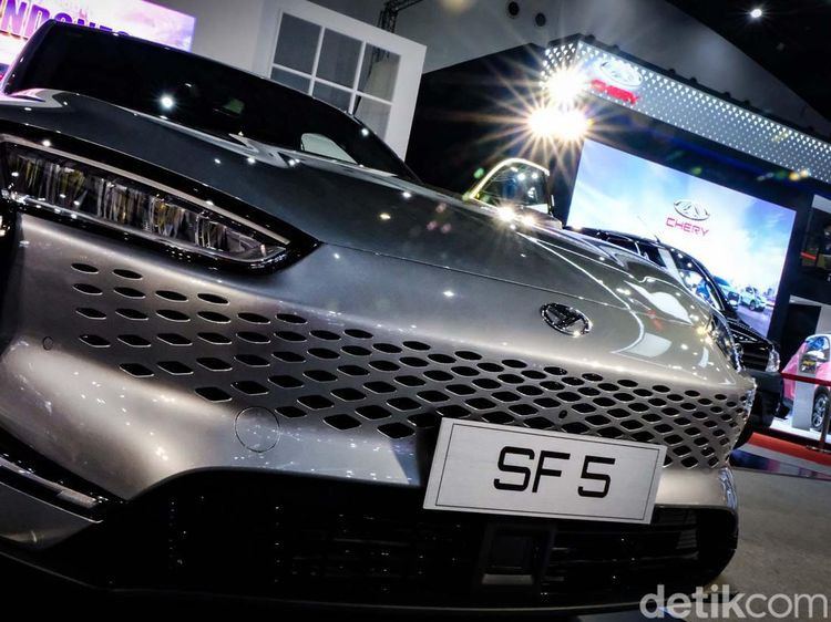 Intip DFSK Seres SF5 di IIMS, Mobil Ngebut Tanpa Asap