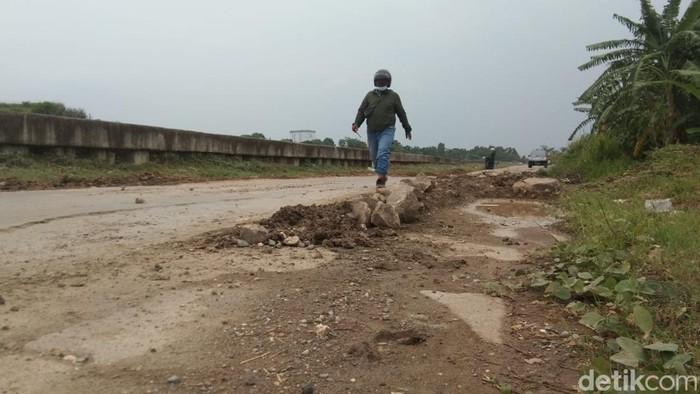 Jalan Inspeksi di Kalimalang, Karawang Jalan Inspeksi di Kalimalang, Karawang