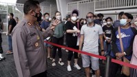 Hari ini, pelaksanaan vaksinasi dari masing-masing Direktorat Polda Metro Jaya dilaksanakan di Gelora Bung Karno, Masjid Al Alim Cilincing, Terminal Kaliadem, Pasar Tanah Abang, Stasiun KA Pasar Senen, Terminal Pulau Gebang, dan Mall Casablanca.