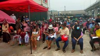 Tampak warga sangat antusias menyambut acara vaksinasi ini. Sejak pagi hari lebih dari 100 orang mendaftar dan terus bertambah hingga akhirnya sebanyak 110 orang berhasil melakukan vaksin booster.
