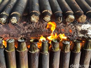 Manis dan Gurih Bisnis Lemang Jelang Ramadan