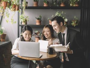 Basa-basi Tawarkan Bekal ke Teman Kerja, Netizen Ini Kesal Bekalnya Dihabiskan
