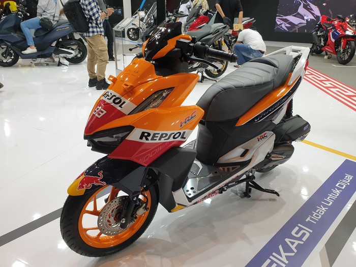 Motor MotoGP milik Marc Marquez dan Fabio Quartararo di IIMS 2022.