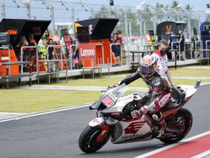 Crash Hebat di Catalunya, Takaaki Nagami Diselamatkan Helm
