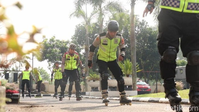 Polres Banjar siap menerjunkan polisi sepatu roda atau Tim Patroli Bhayangkara Roller Skate dalam memaksimalkan pelayanan kepada masyarakat.