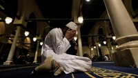 Salat tarawih ini berlangsung khusyuk dan hikmat.