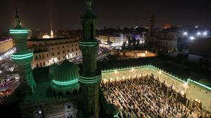 Potret Salat Tarawih Pertama di Masjid Al Azhar Mesir