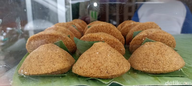 Putu Cangkir, kue tradisional Sulawesi Selatan