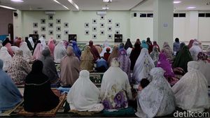 Salat Tarawih Pertama di Masjid Agung Rangkasbitung