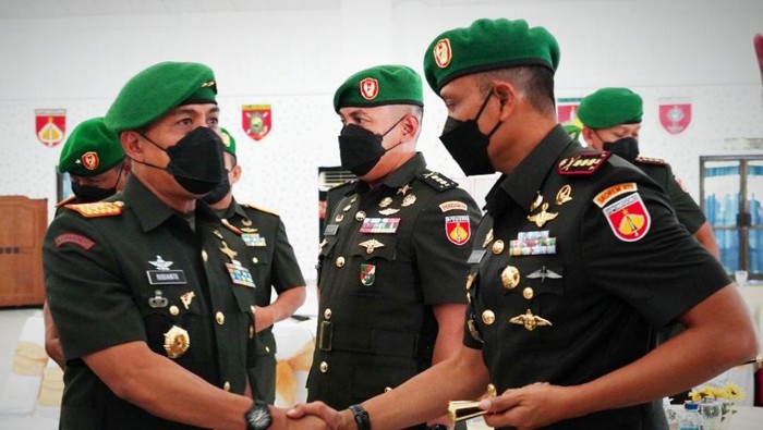 Sertijab dipimpin Pangdam IV/ Diponegoro Mayjen Rudianto, di Aula Kodam Diponegoro, Semarang, Jawa Tengah, Sabtu (2/4/2022).