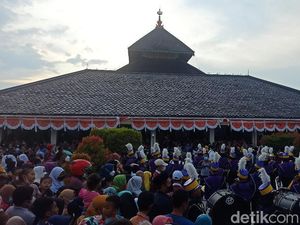 Meriahnya Tradisi Megengan di Halaman Masjid Agung Demak