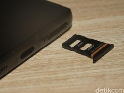 Unboxing Xiaomi 12, Si Ponsel Flagship Mungil