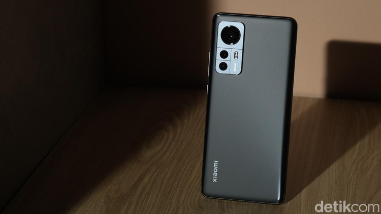 Xiaomi 12 Unboxing Xiaomi 12