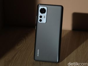 Review Xiaomi 12, HP Flagship yang Mungil