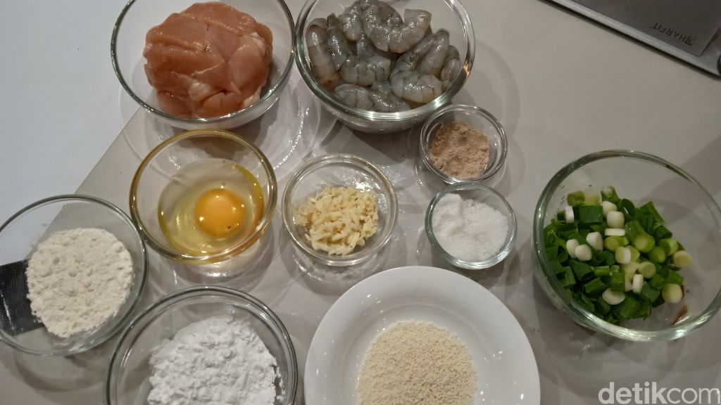 Bakso dan Pangsit Udang Resep Bakso dan Pangsit Udang Ayam yang Gurih Nikmat